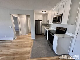 97 Spring St, Unit B4 in Boston, MA - Building Photo