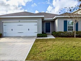 604 Lychee Ln in Fort Pierce, FL - Building Photo