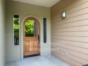 528 W Nevada St in Ashland, OR - Building Photo - Building Photo