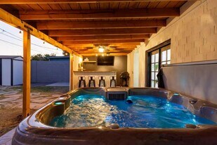 8447 E Vernon Ave in Scottsdale, AZ - Building Photo