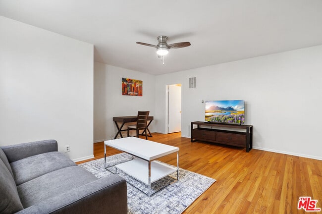 property at 4035 Inglewood Blvd