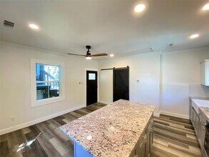 2001 29th St-Unit -Rear in Galveston, TX - Building Photo - Building Photo