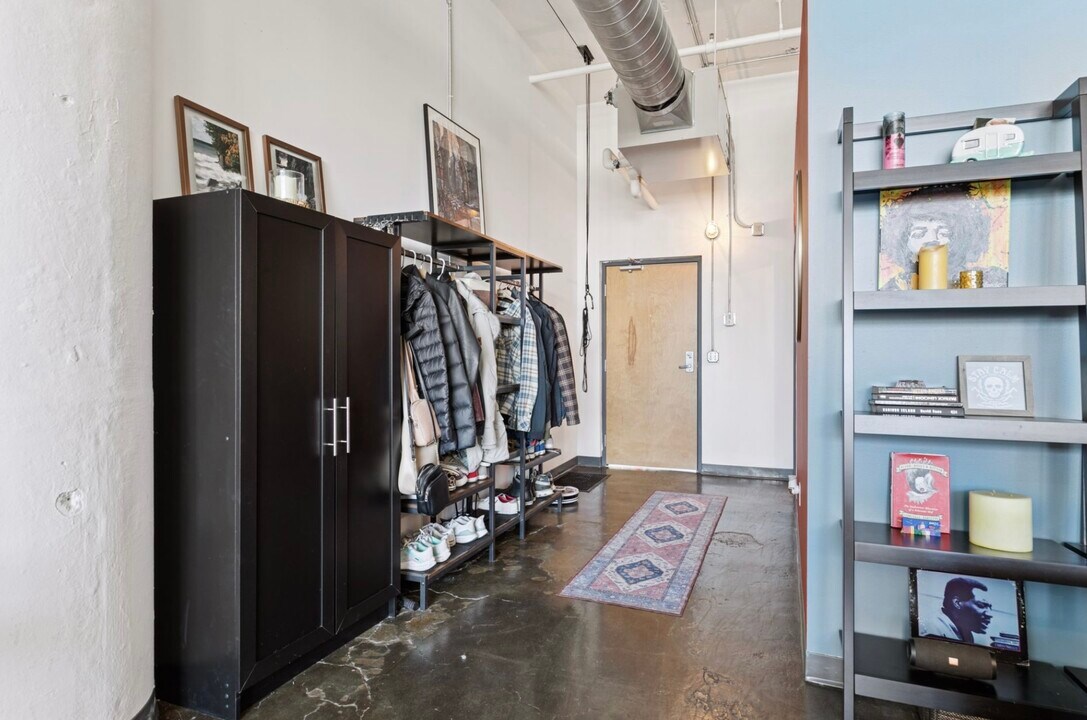 500 Robert St N, Unit 608 in St. Paul, MN - Building Photo