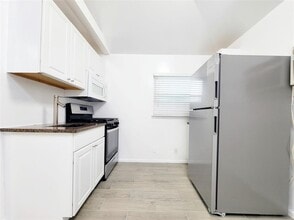 1014 1/2 E 38th St in Austin, TX - Building Photo - Building Photo