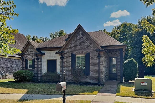 property at 1977 Rochelle Ln