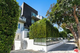 507 Orlando Ave in West Hollywood, CA - Building Photo