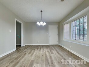 285 Fireside Way in Fairburn, GA - Foto de edificio - Building Photo