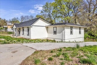 2130 E 83rd St in Kansas City, MO - Building Photo - Building Photo