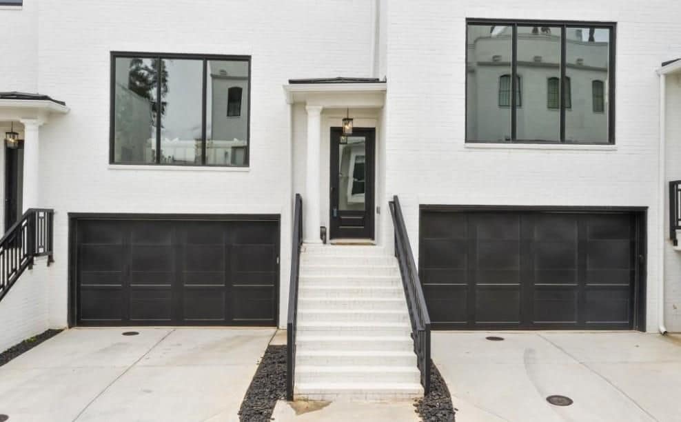 3667 Peachtree Rd in Atlanta, GA - Building Photo