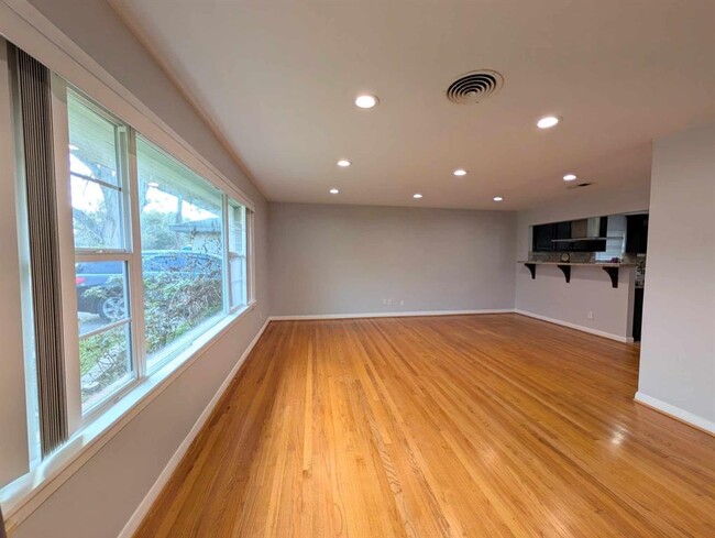 5306 Briarbend Dr in Houston, TX - Building Photo - Building Photo