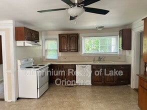 709 W Dryden Rd in Metamora, MI - Building Photo - Building Photo