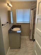 4404 SE 34th Ave in Portland, OR - Foto de edificio - Building Photo
