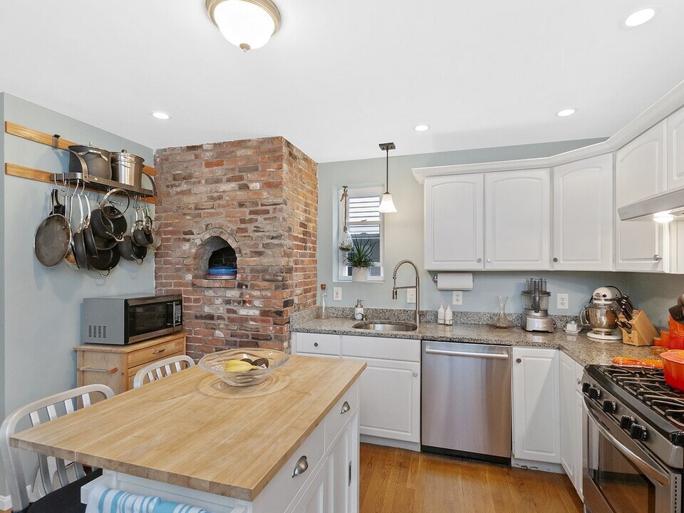20 Allston St in Boston, MA - Building Photo