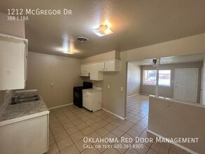 1212 McGregor Dr in Midwest City, OK - Building Photo - Building Photo