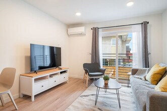 4322 Winslow Pl N, Unit SI ID1035998P in Seattle, WA - Building Photo - Building Photo