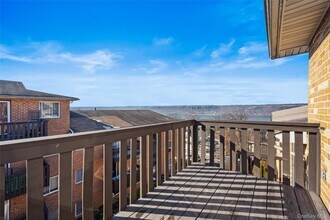 351 N Broadway in Yonkers, NY - Building Photo - Building Photo