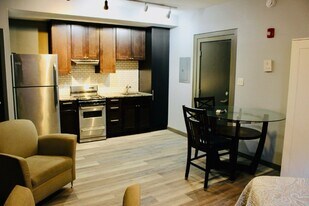 842 Park Ave in Baltimore, MD - Building Photo