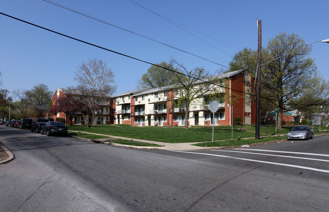 Pinebrook Apartments in Landover, MD - Foto de edificio