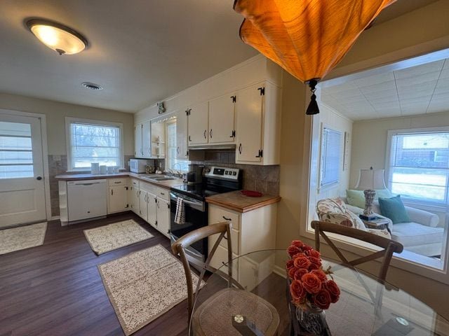 property at 2403 New Holland Pike