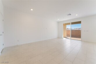 1049 Strada Tortona in Henderson, NV - Building Photo - Building Photo