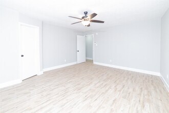 5823 Toddington Rd in Humble, TX - Building Photo - Building Photo