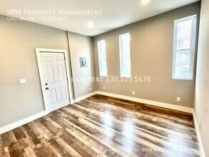 2179 W 11th St in Cleveland, OH - Building Photo - Building Photo