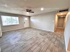 3452 E Acoma Dr in Phoenix, AZ - Foto de edificio - Building Photo