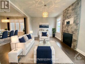 333 Meadowbreeze Dr in Ottawa, ON - Building Photo - Building Photo