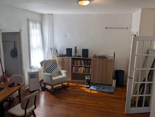 745 S 4th St, Unit 2nd floor
