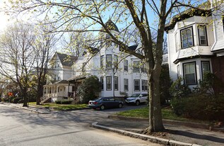 145 Brown St in Waltham, MA - Building Photo