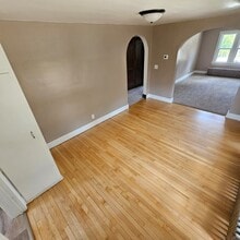 1014 S 25th St, Unit 1014 S 25th St. Upper #1 in Manitowoc, WI - Foto de edificio - Building Photo