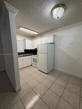 16118 NE 21st Ave in North Miami Beach, FL - Building Photo - Building Photo