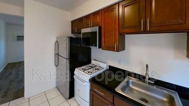property at 2140 California St