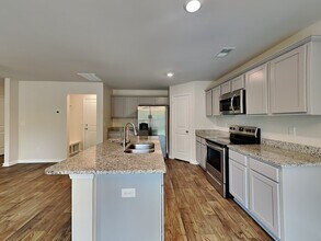 103 Bent Holly Dr in Columbia, SC - Foto de edificio - Building Photo