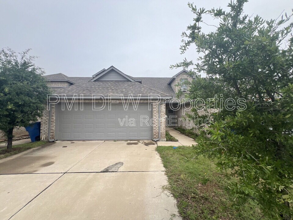 212 Stone Cir in Wylie, TX - Building Photo