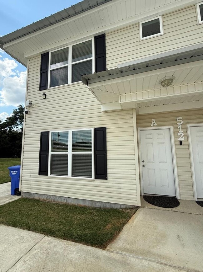 512 E Madison St, Unit 512 A E Madison St in Troy, AL - Foto de edificio - Building Photo