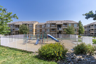 Zephyr Pointe in Reno, NV - Foto de edificio - Building Photo