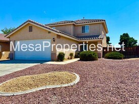 15091 Brown Ln in Victorville, CA - Building Photo