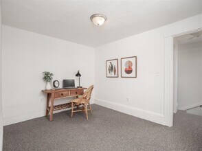 23 Florence St, Unit 1 in Medford, MA - Building Photo - Building Photo