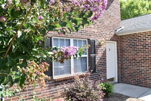 Laurel Forest in Hickory, NC - Building Photo