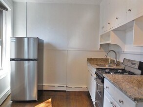 112 Willow St, Unit #3 in Cambridge, MA - Foto de edificio - Building Photo