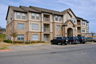 VILLAS BY THE PARK in Fort Worth, TX - Building Photo - Building Photo