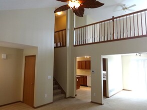 7793 Waggoner Chase Blvd in Blacklick, OH - Foto de edificio - Building Photo