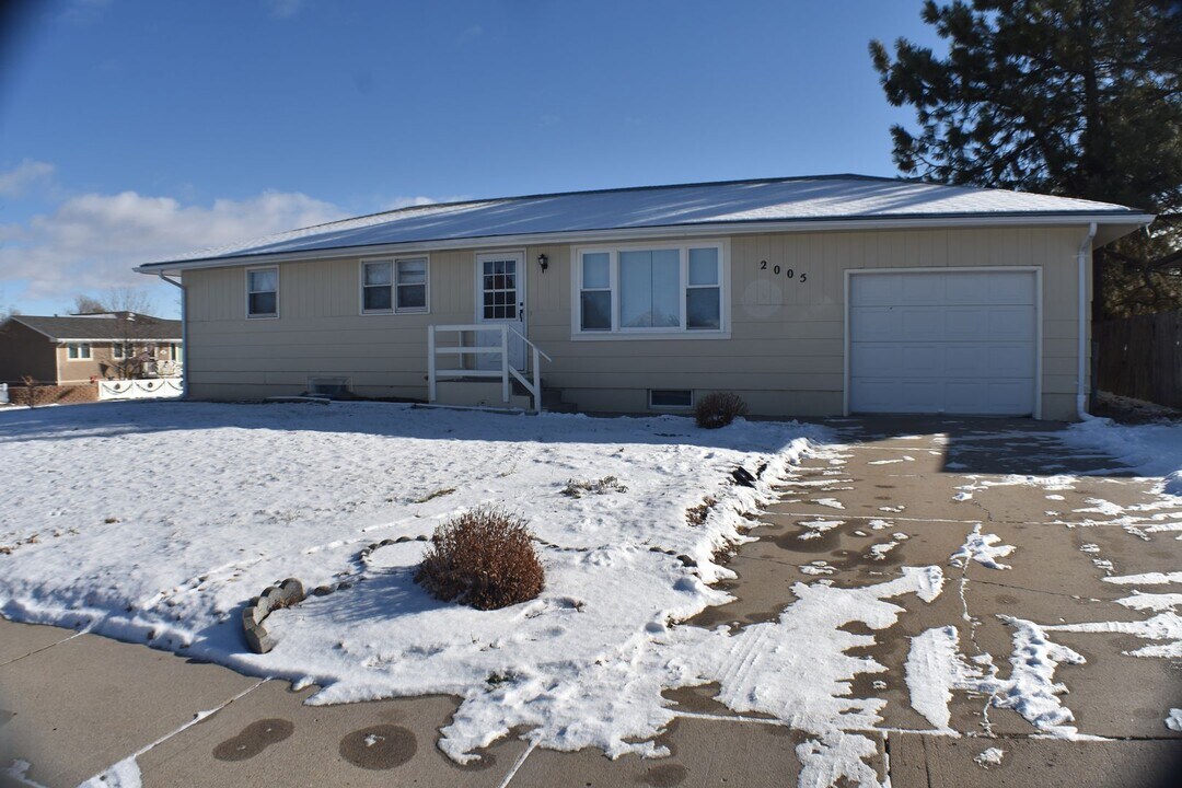2005 Bonanza St in Gering, NE - Building Photo