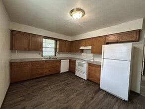 2912 N River Terrace in Sugar Creek, MO - Building Photo - Building Photo
