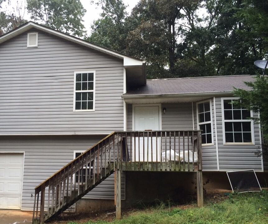 170 Widgeon Dr in Newnan, GA - Foto de edificio