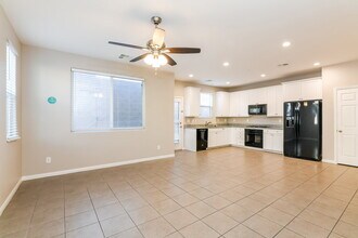 10644 Gale Wind Ct in Las Vegas, NV - Building Photo - Building Photo