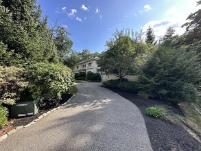 458 Heath St in Brookline, MA - Building Photo - Building Photo