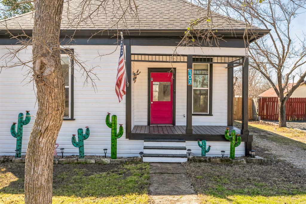 107 Hutto St in Hutto, TX - Building Photo