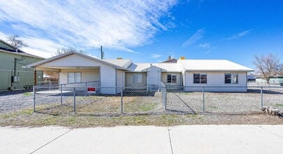 3249 White Ave in Clifton, CO - Building Photo - Building Photo